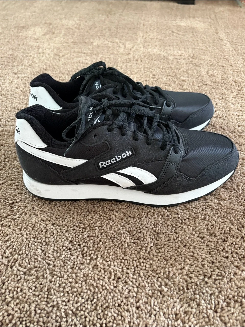 Reebok Men's classic sneakers